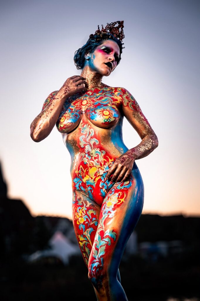 Body Painting Cosmo Onstage